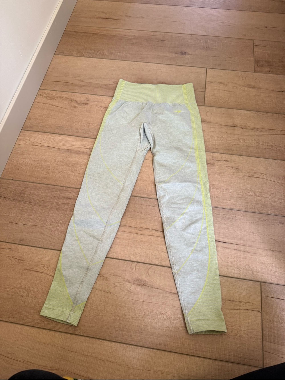 Gymshark Apex Seamless Leggings | Gray & Green